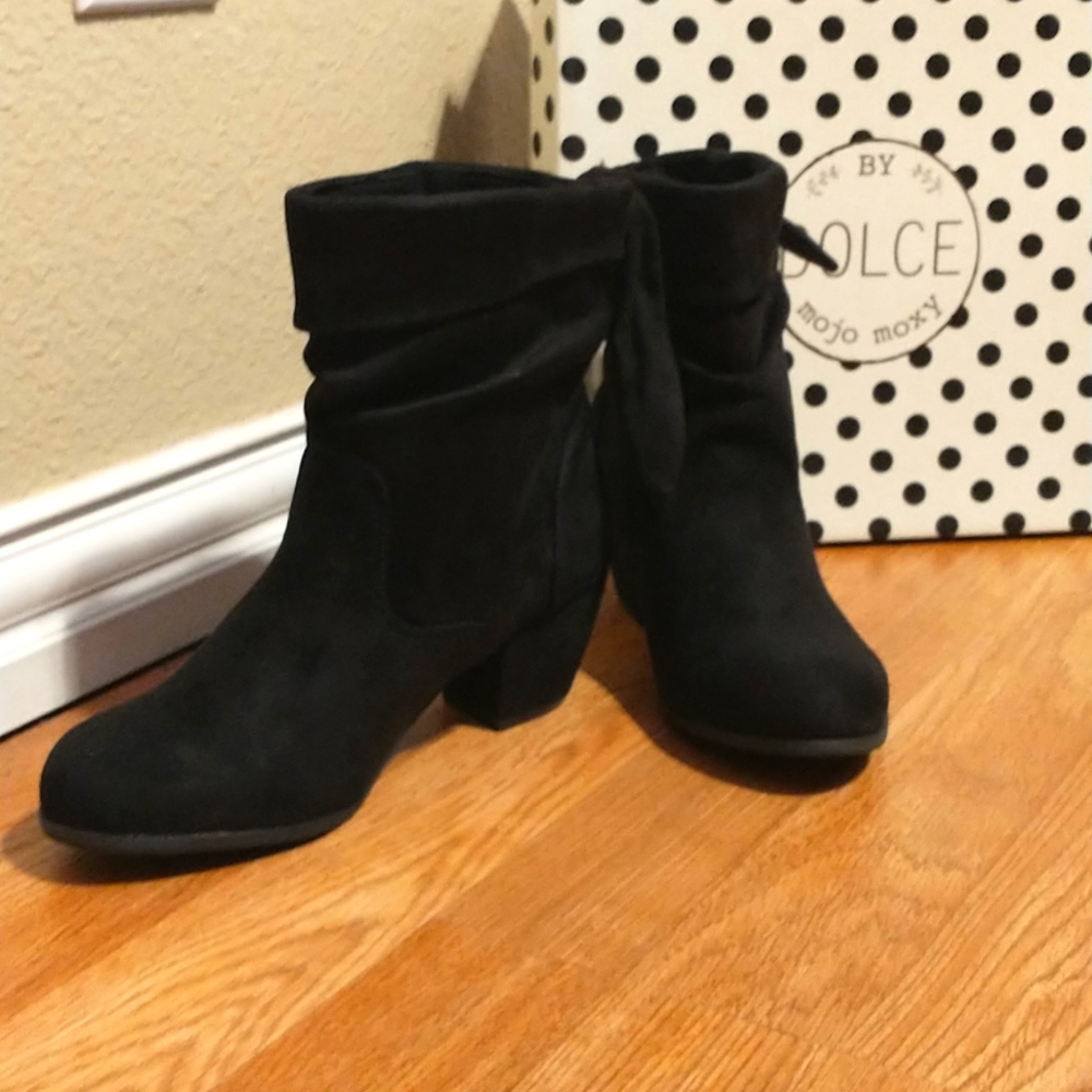 Black heel boots size 7.5 like new in box